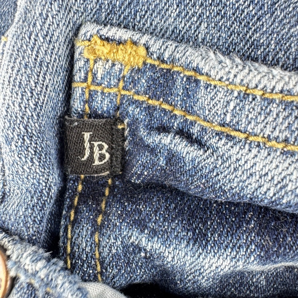 Judy Blue “Boyfriend Fit” Distressed Denim Jeans - Picture 7 of 11